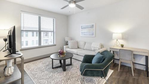 Landing - Modern Apartment with Amazing Amenities ID1403X363 in Haltom City, USA