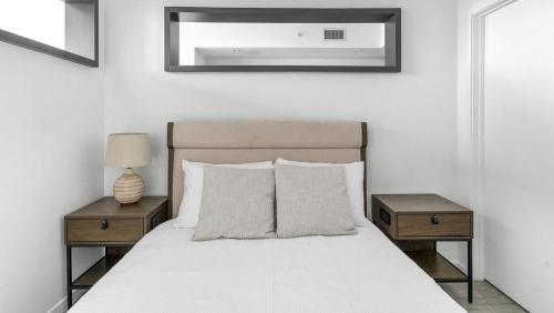Landing - Modern Apartment with Amazing Amenities ID1401X725 in Fort Lauderdale, USA