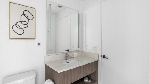 Landing - Modern Apartment with Amazing Amenities ID1401X725 in Fort Lauderdale, USA