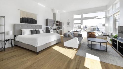 Landing - Modern Apartment with Amazing Amenities ID1401X734 in Denver, USA