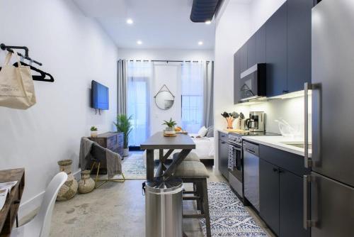 3-2 NEW Prime E Village Private outdoor!, New York (photo 8)