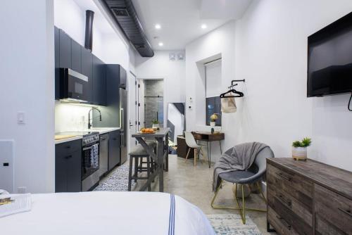 3-2 NEW Prime E Village Private outdoor!, New York (photo 10)