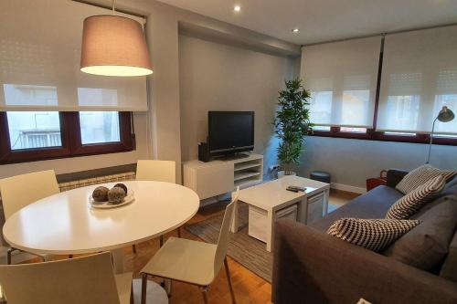 2 bedrooms apartement at Gijon 500 m away from the beach with wifi