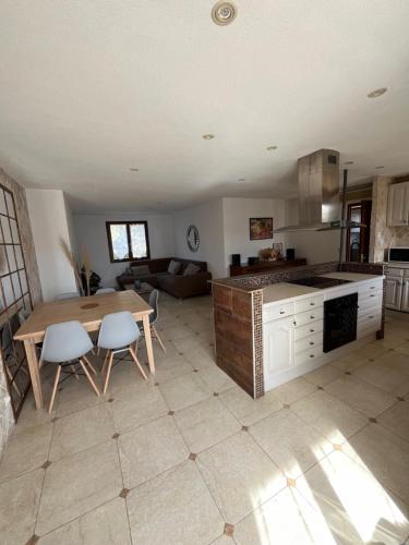 Maison avec grand jardin - Can Cando gîte à louer Sainte-Colombe