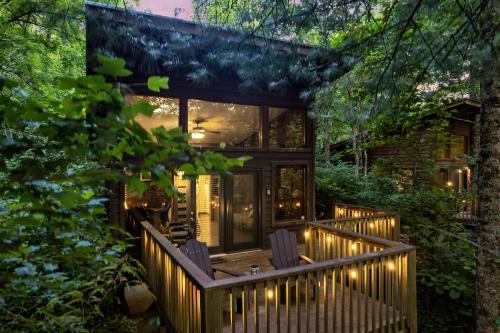 Rivers Edge Treehouses
