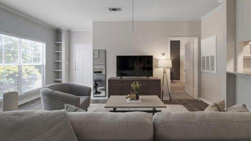 Landing Modern Apartment with Amazing Amenities ID9147X63 in Birmingham, USA