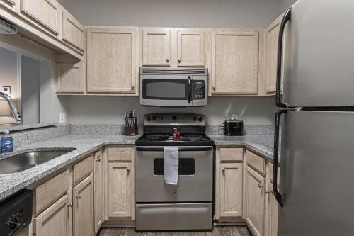 Landing Modern Apartment with Amazing Amenities ID9147X63 in Birmingham, USA