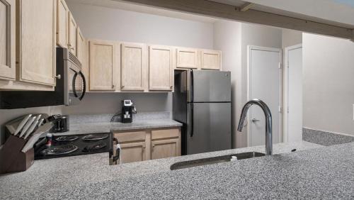 Landing Modern Apartment with Amazing Amenities ID9147X63 in Birmingham, USA