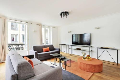 Renovated and modern 4BD for 12 guests - image 14