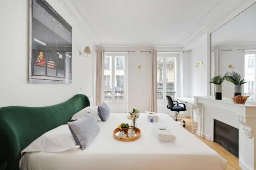 Renovated and modern 4BD for 12 guests - image 2