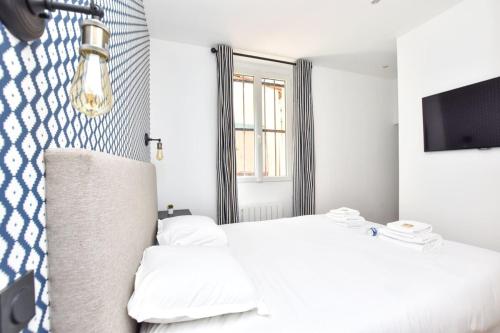 Renovated 2BD apartment in Parc Belleville - image 3