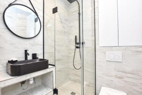 Renovated 2BD apartment in Parc Belleville - image 8