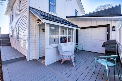 Waterfront Buckeye Lake Home with Deck and Dock! in Hebron, USA