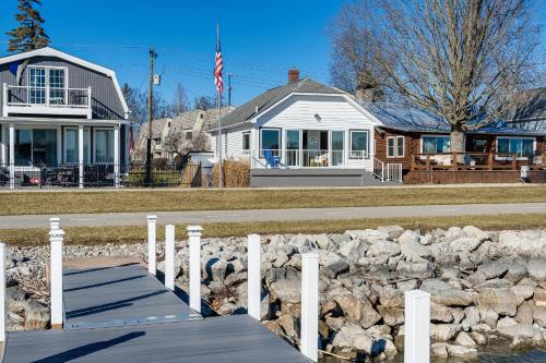 Waterfront Buckeye Lake Home with Deck and Dock!