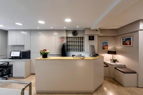 Hotel Adonis Athens 5