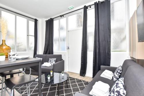 Modern 3BD for 8 guests in Bastille Voltaire - image 7