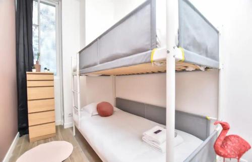 Modern 3BD for 8 guests in Bastille Voltaire - image 9