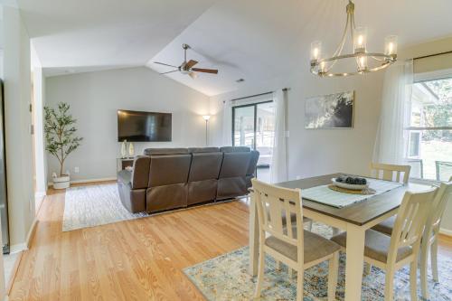 Lovely Charlotte Home with Yard 9 Mi to Uptown! Lovely Charlotte Home with Yard 9 Mi to Uptown!