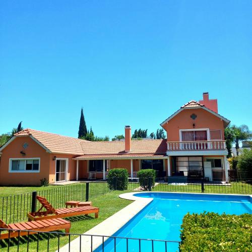 CASA BARRIO CERRADO EN LUJAN LA CONCEPCION