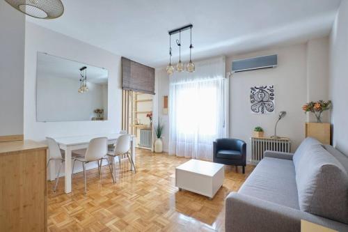 3 bedrooms apartement with wifi at Madrid