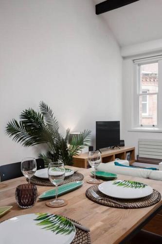 2 Bed Northern Quarter Loft Conversion City Centre, Manchester (photo 9)