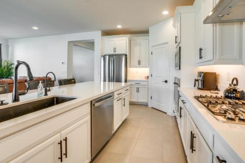 5 Mi to Westgate Newly Built Glendale Home in Litchfield Park