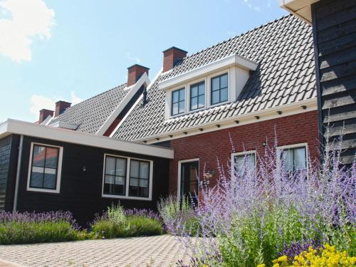 Garden-View Holiday Home in Colijnsplaat near Centre - image 9