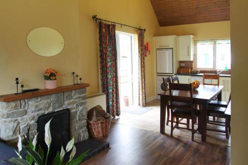 Leitrim Quay - Riverside Cottage 1