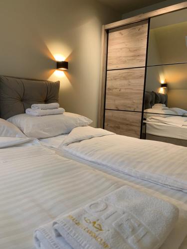 One-Bedroom Apartment image 5