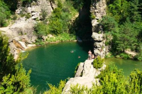 Charming House in Orés + Pool