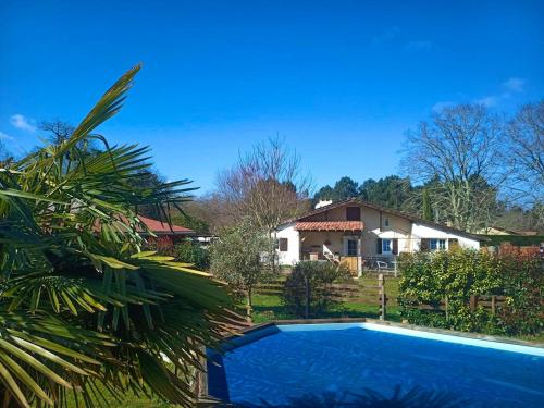 Maison de 4 chambres avec piscine privee terrasse et wifi a Pouydesseaux - Location saisonnière - Pouydesseaux