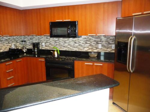 BeachFront Luxurious, Direct Ocean View - LaPerla, Miami in Sunny Isles Beach, USA