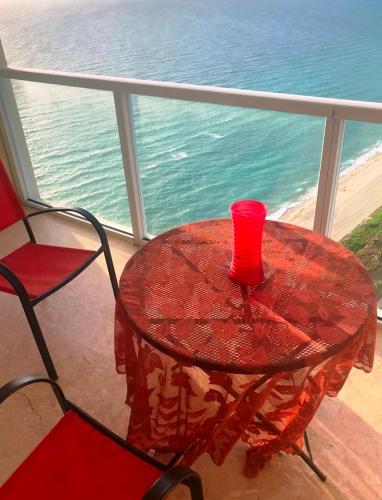 BeachFront Luxurious, Direct Ocean View - LaPerla, Miami in Sunny Isles Beach, USA