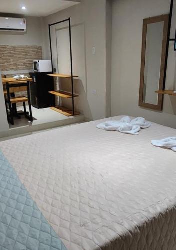 Double Room image 4