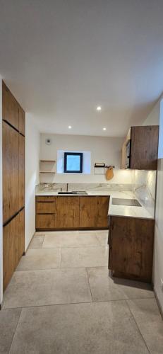 virtuve, Maison in Heches