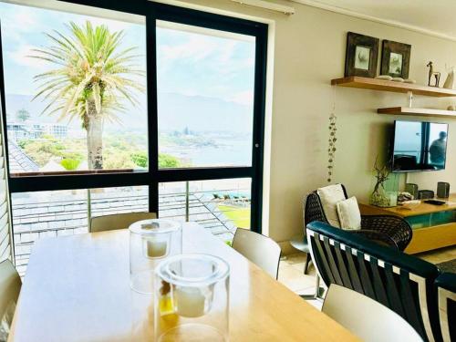 74 on Marine - Apartment 303 in เฮอร์มานัส