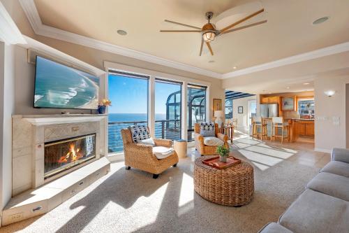 Seaflower Cove: Spacious 4bd waterfront retreat in Gualala (CA)
