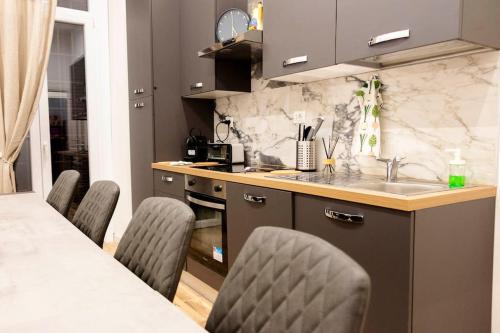Heaven Luxury Home - 4 br, 3 bth, 13 pr, dowtown, Rome (photo 6)