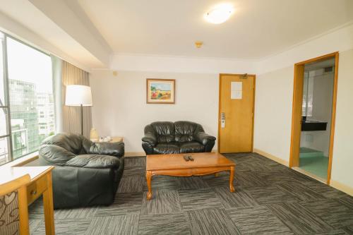 Executive Suite image 6