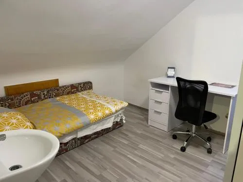 1 WG Zimmer im Dachgeschoss in 70839 Gerlingen in Gerlingen, Deutschland