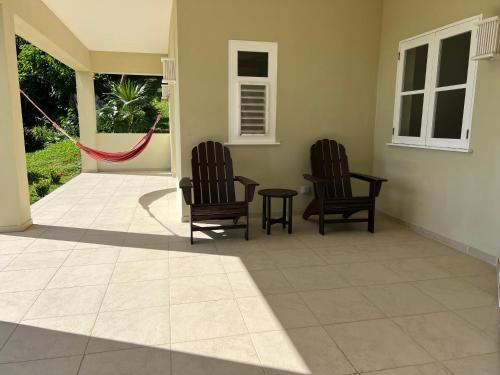 Aruanda Apartment - perfect get-away for two at the top of Bequia
