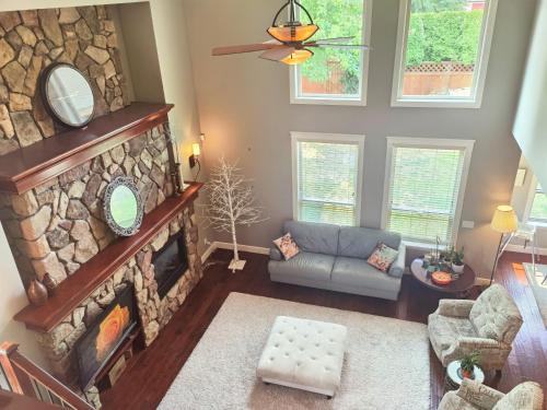 cozy large home in Surrey in Surrey, Canada