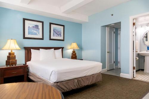 1 queen bed