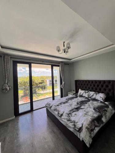 Fabz Apartment - image 5