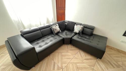 Acogedor apartamento esquinero, a una cuadra del parque principal
