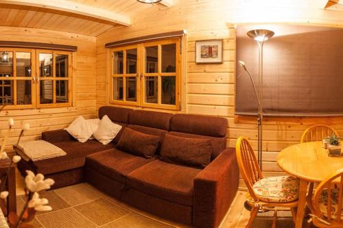 Family friendly sunny Log Cabin