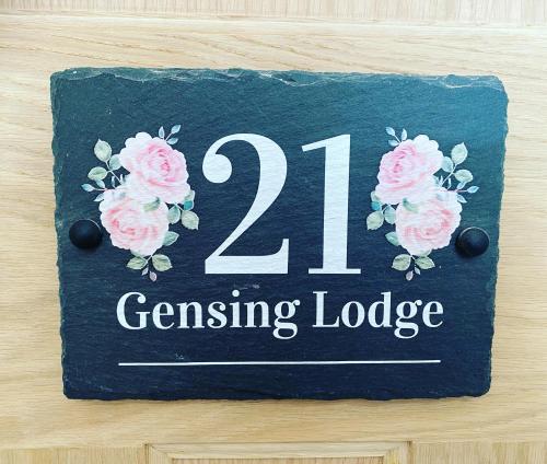 Gensing Lodge - A Beautiful Artistic Maisonette