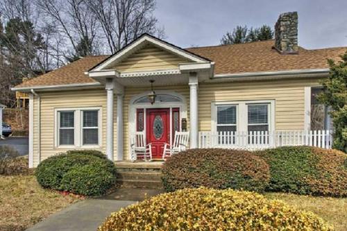 Downtown Boone ON King Street - 2 Bedroom Home in Boone, USA