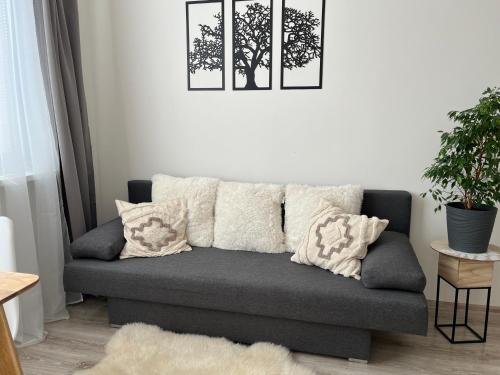 Sunny minimalistic flat near metro Opatov, Praga