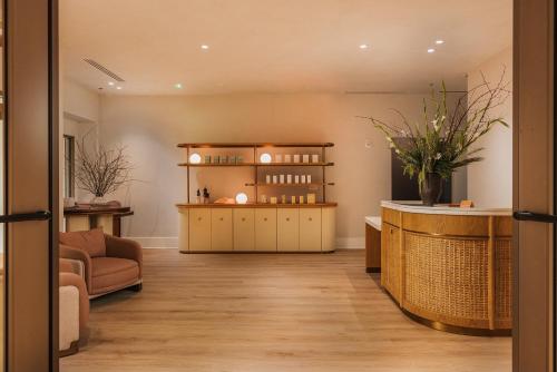 Masszázs, Hotel Bardo Savannah near Bonaventure Cemetary